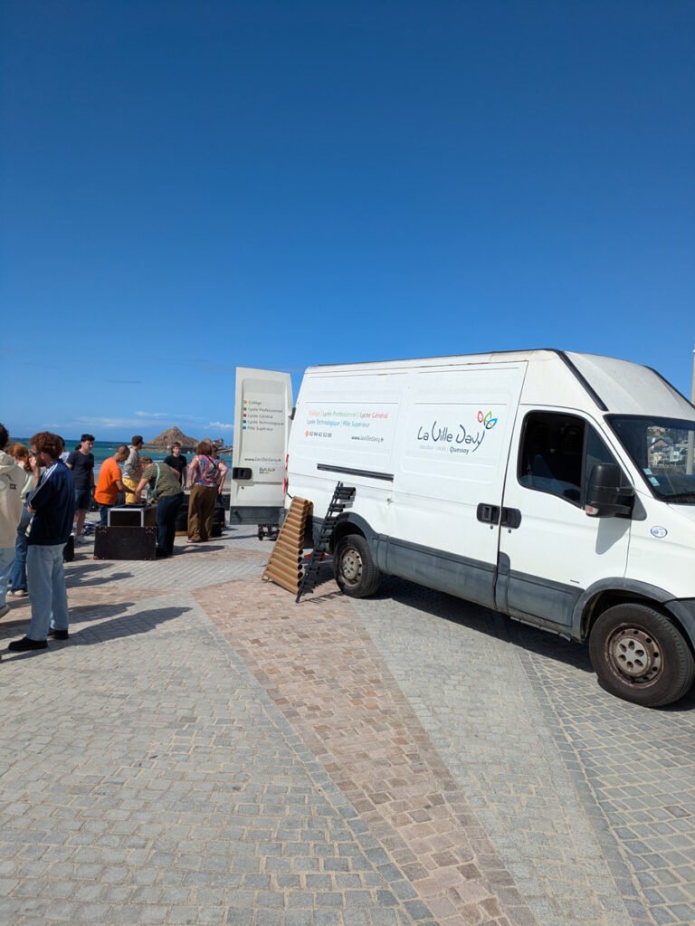 Merci à la Ville Davy pour le prêt de camion