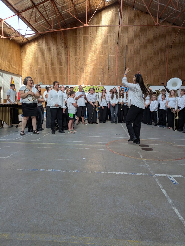 Chant sous la direction de Dunvel